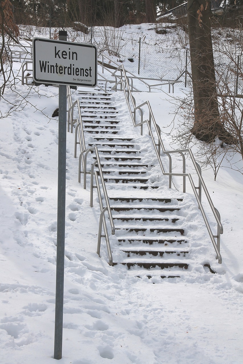 Winterdienst, Schneeräumung, Streuen, Schnee entsorgung, Gehsteig, Parkplatz, Simon Jehle, Objektservice, Ühlingen Birkendorf