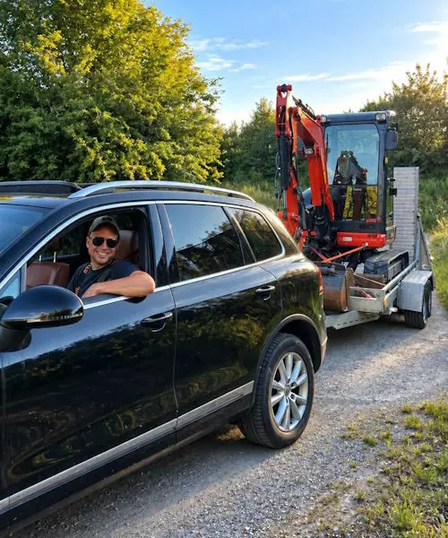 Jehle Objektservice aus Leipferdingen, bietet eine Vielzahl von Dienstleistungen rund um Haus und Garten an. Dazu gehören Gartenpflege, Hausmeisterservice, Reinigungsarbeiten, Reparaturarbeiten, Handwerkerbetreuung und vieles mehr, eigener Maschinenpark