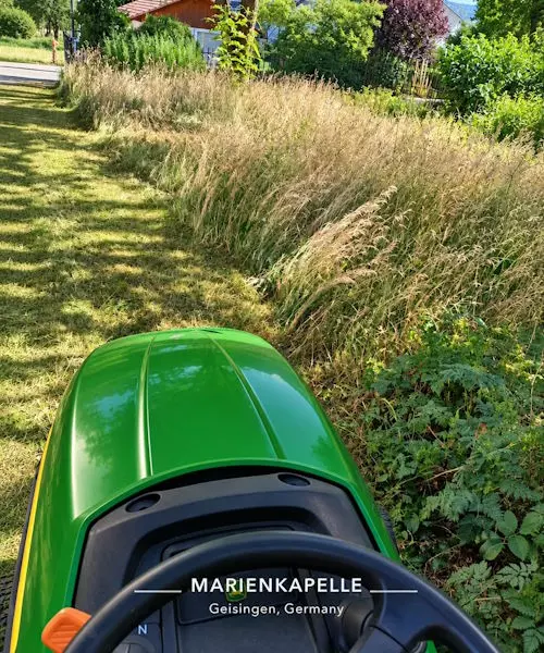Jehle Objektservice aus Leipferdingen, bietet eine Vielzahl von Dienstleistungen rund um Haus und Garten an. Dazu gehören Gartenpflege, Hausmeisterservice, Reinigungsarbeiten, Reparaturarbeiten, Handwerkerbetreuung und vieles mehr, eigener Maschinenpark